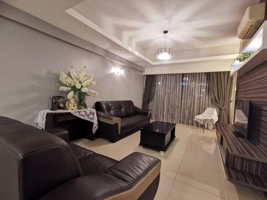 Glamorous At Kinta Riverfront Apartment Ipoh Exteriör bild
