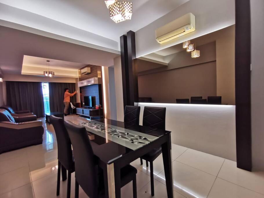 Glamorous At Kinta Riverfront Apartment Ipoh Exteriör bild